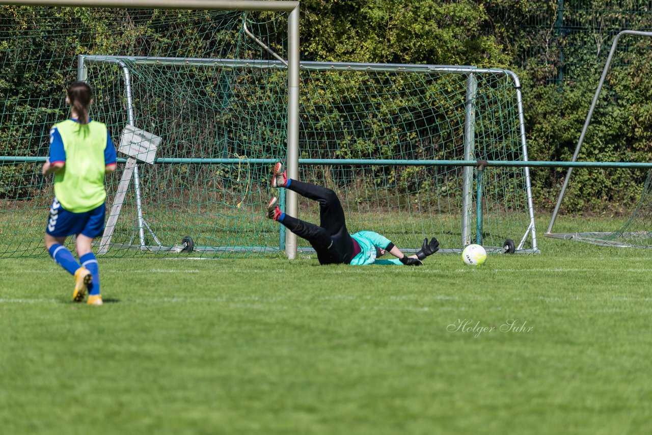 Bild 95 - B-Juniorinnen VfL Pinneberg - HSV : Ergebnis: 1:4